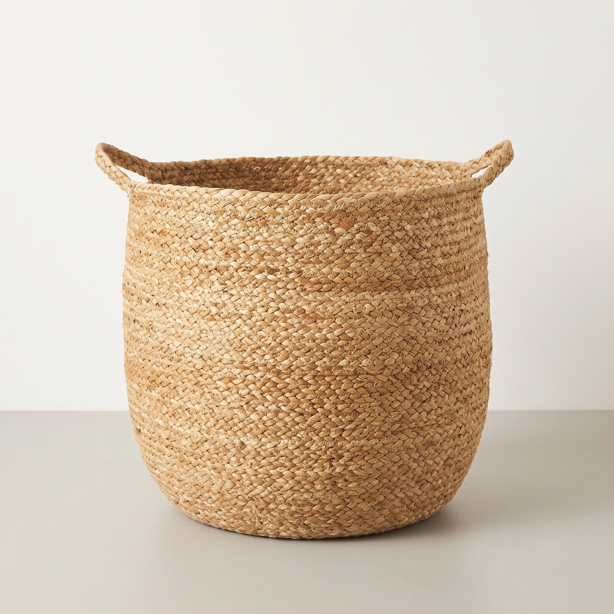 Water Hyacinth Laundry Basket BKM-Z132 (Lục bình / Bèo) - Detail View 3 - Vietrustic